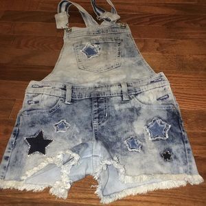 Never worn and gently worn girls clothing.